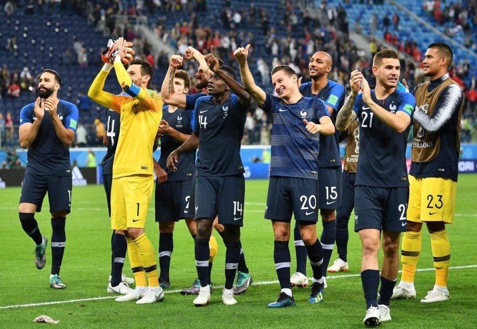 里的两位明 里的两位明