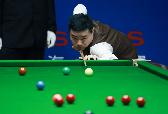 事的焦点人 事的焦点人